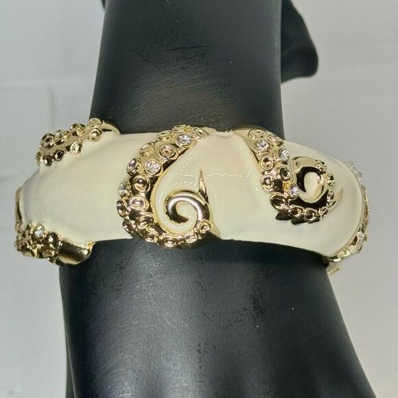 Sequin White and Gold Enamel Hinged Bangle Bracelet - Picture 6 of 16